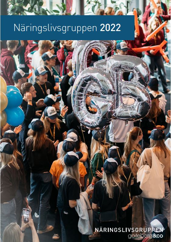 Omslag för Näringslivsgruppens årsrapport 2022 på omslaget syns en bild på ett folkhavoch stora silvriga ballonger formade som bokstäverna GBG