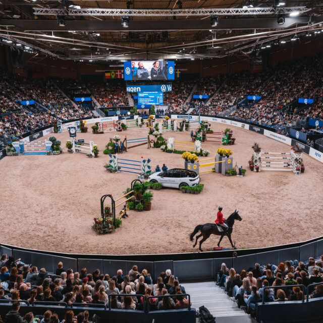 Gothenburg Horse Show på Scandinavium med publik på läktarna
